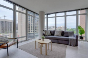 Wonderful 2BR Condo At Crystal City With Rooftop